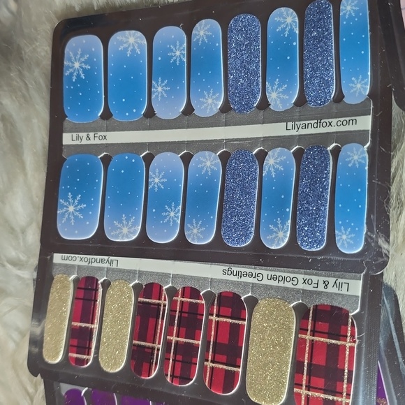 Lily & Fox bundle of 20 nail wraps Christmas themed & glitter #10 - Picture 4 of 9